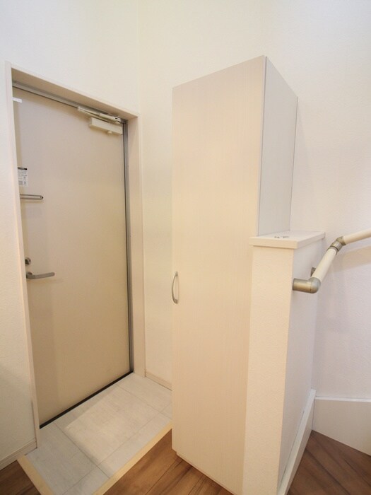 物件内観写真17　(玄関)