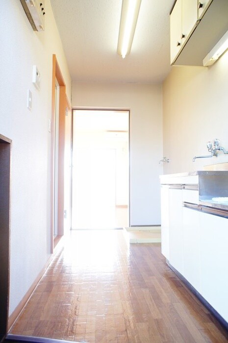 物件内観写真9　(廊下)