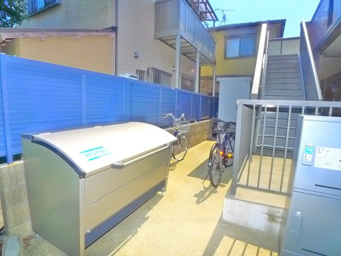 物件外観写真5　(駐輪場)