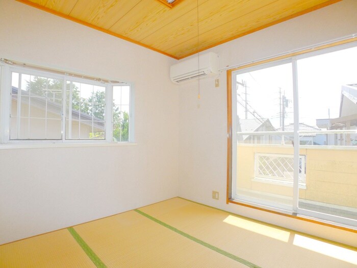 物件内観写真11　(室内からの展望)