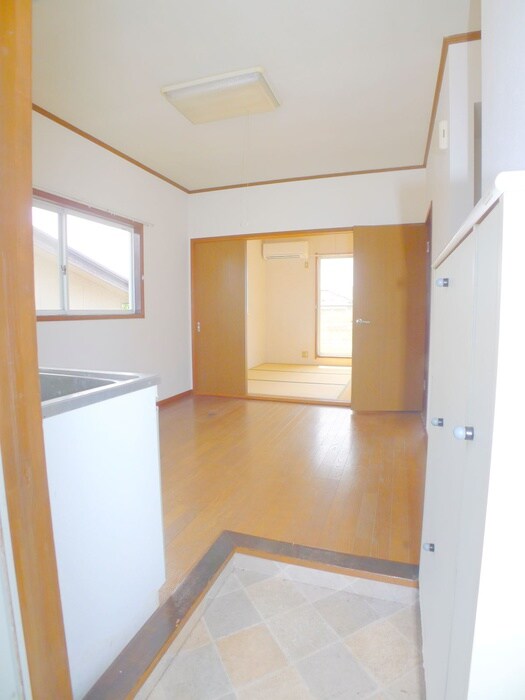 物件内観写真17　(玄関)