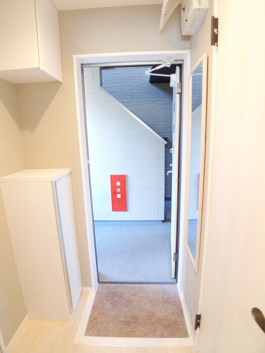 物件内観写真14　(玄関)