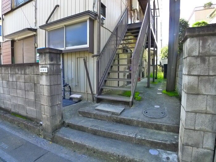 物件外観写真2　(エントランス部分)