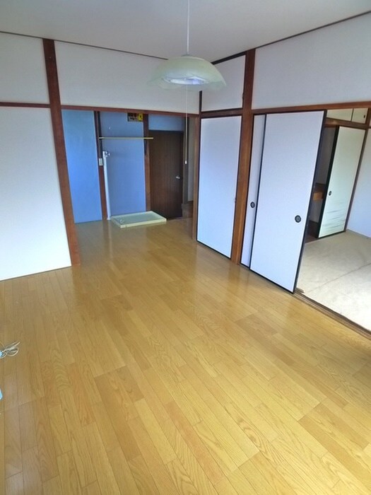 物件内観写真3　(居室)