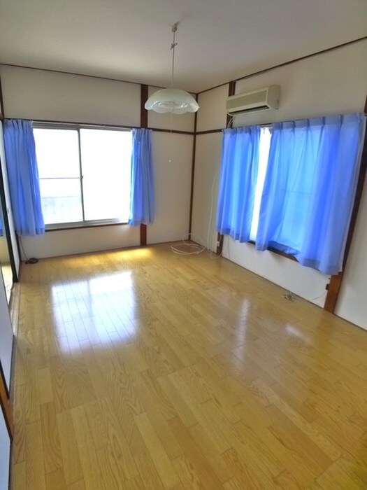 物件内観写真12　(室内からの展望)