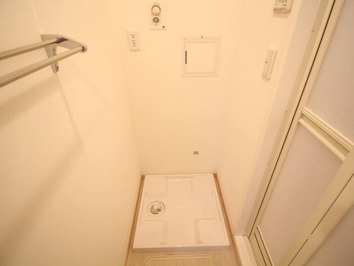 物件内観写真13　(洗濯機置場)