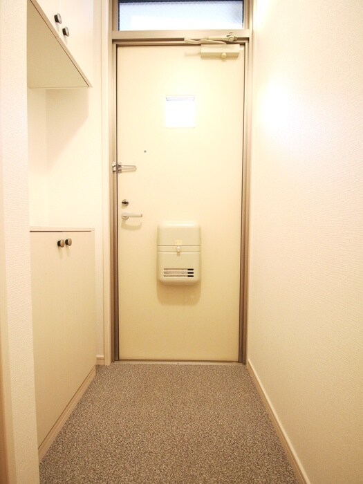 物件内観写真16　(玄関)