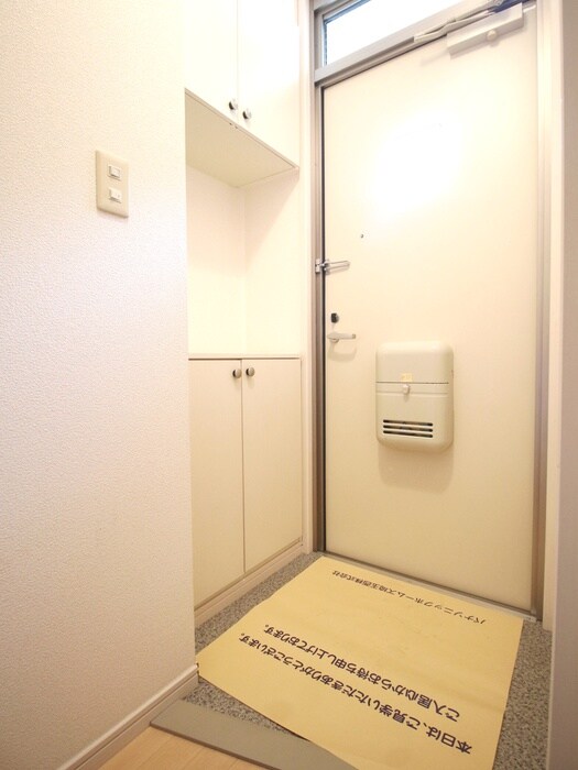 物件内観写真18　(玄関)
