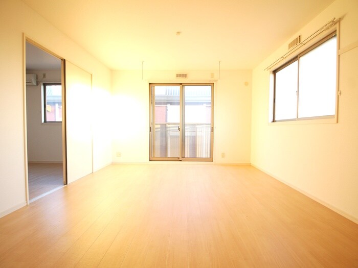 物件内観写真20　(室内からの展望)