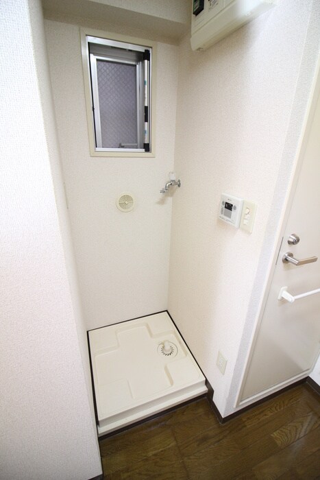 物件内観写真14　(洗濯機置場)