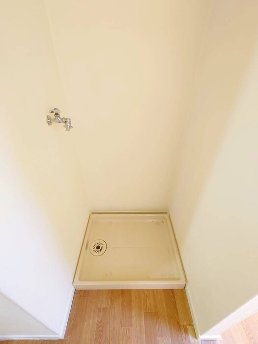 物件内観写真12　(洗濯機置場)