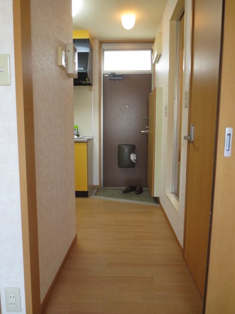 物件内観写真16　(廊下)