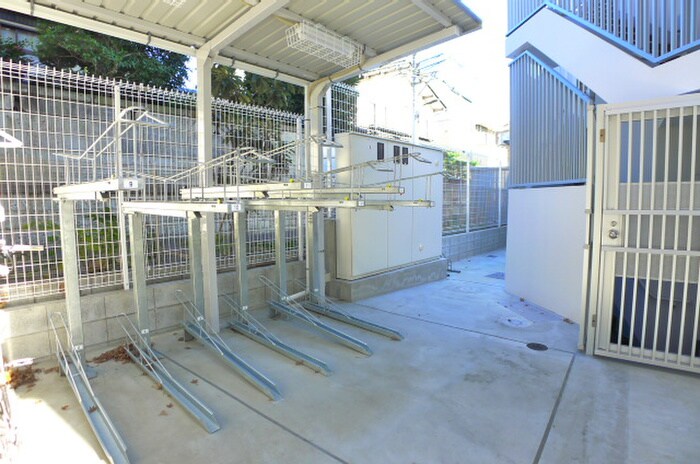 物件外観写真6　(駐輪場)