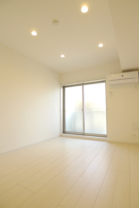 物件内観写真8　(室内からの展望)