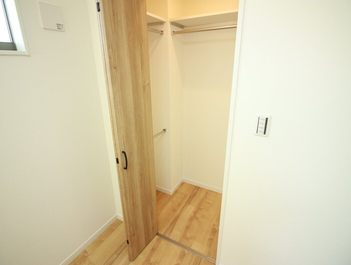 物件内観写真12　(収納)