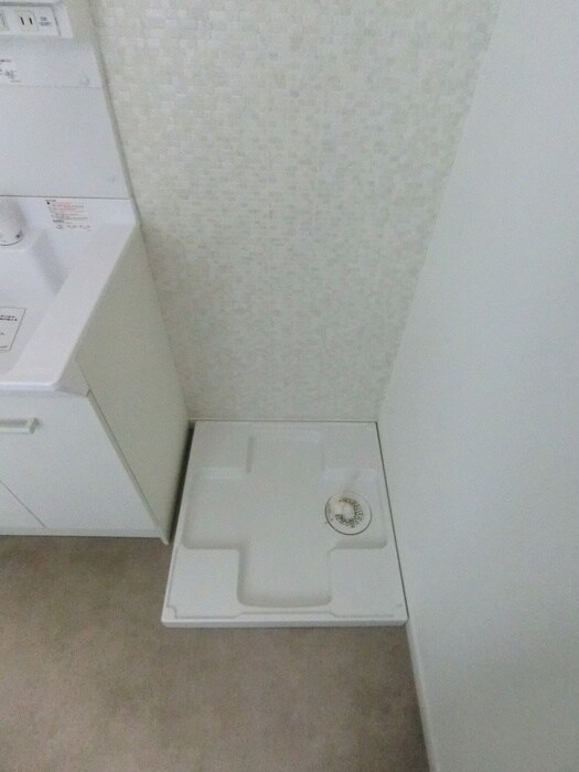 物件内観写真17　(洗濯機置場)