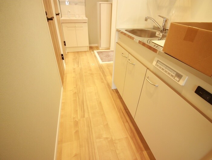 物件内観写真18　(廊下)