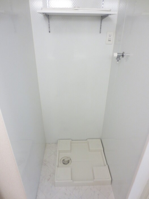 物件内観写真14　(洗濯機置場)