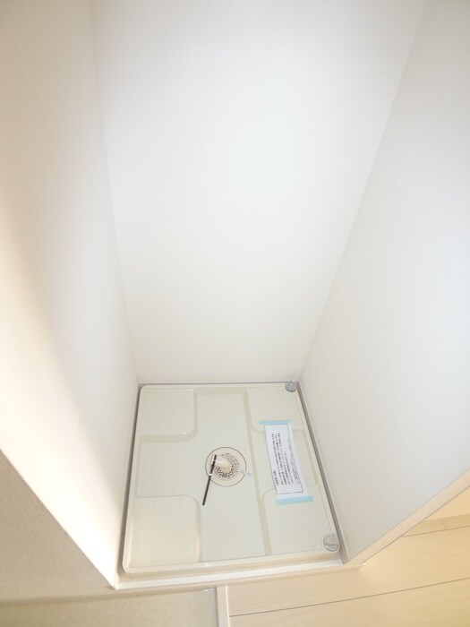 物件内観写真7　(洗濯機置場)