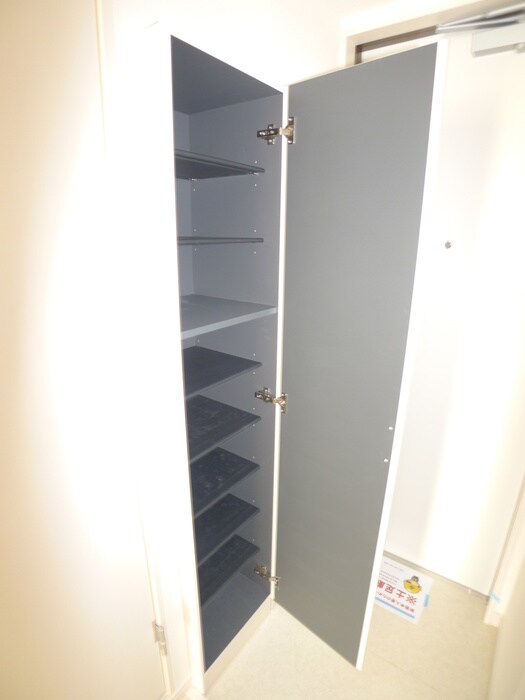 物件内観写真8　(靴箱)