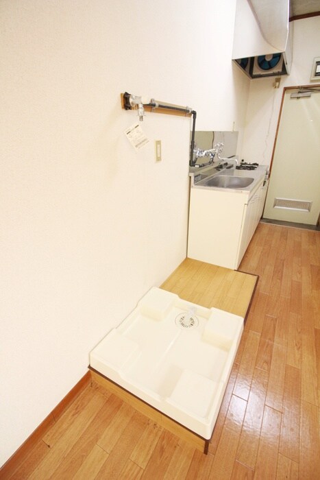 物件内観写真15　(洗濯機置場)