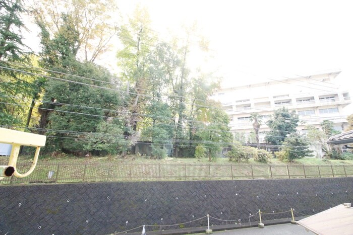 物件内観写真22　(室内からの展望)