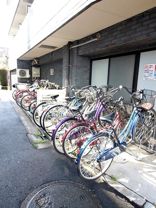 物件外観写真4　(駐輪場)