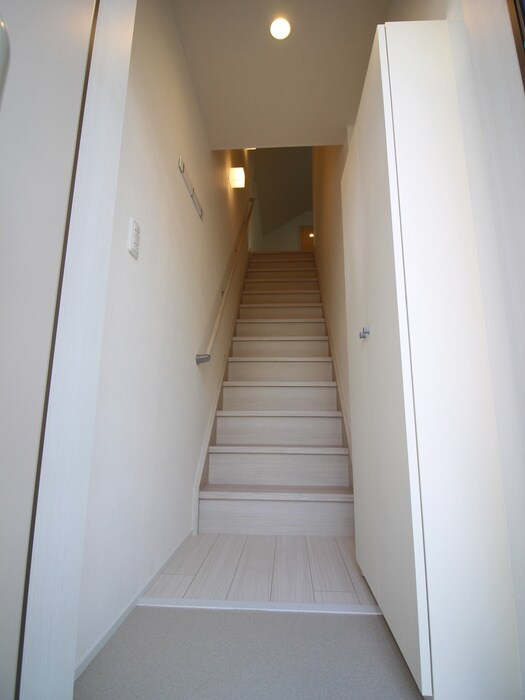 物件内観写真7　(玄関)