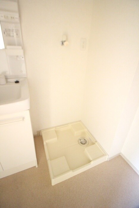 物件内観写真15　(洗濯機置場)