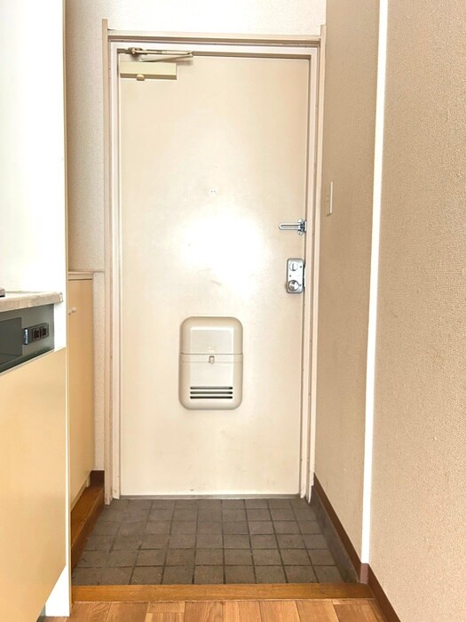 物件内観写真14　(玄関)