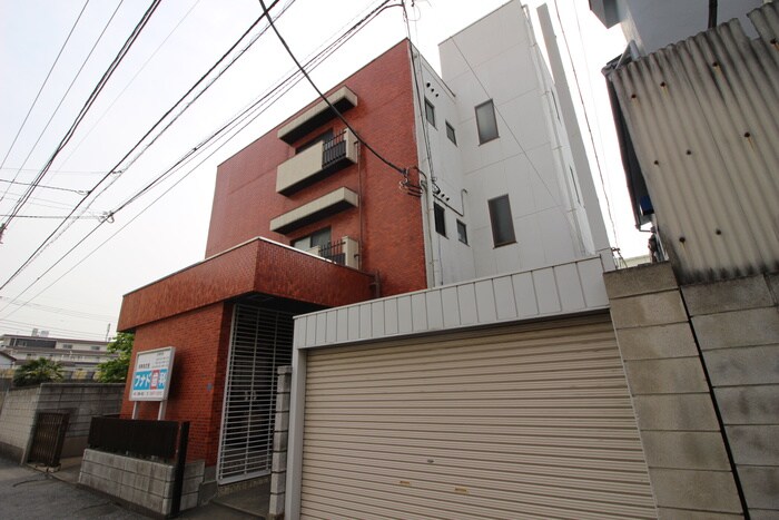 物件外観写真5　(エントランス部分)