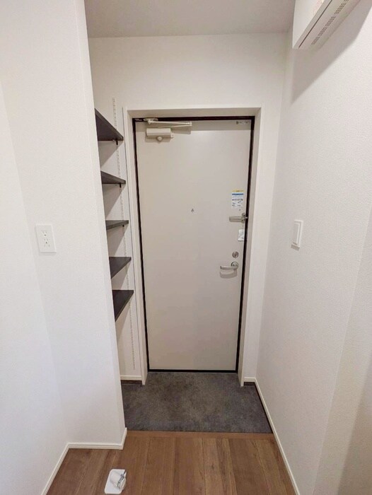 物件内観写真18　(玄関)