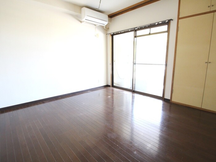 物件内観写真10　(居室)