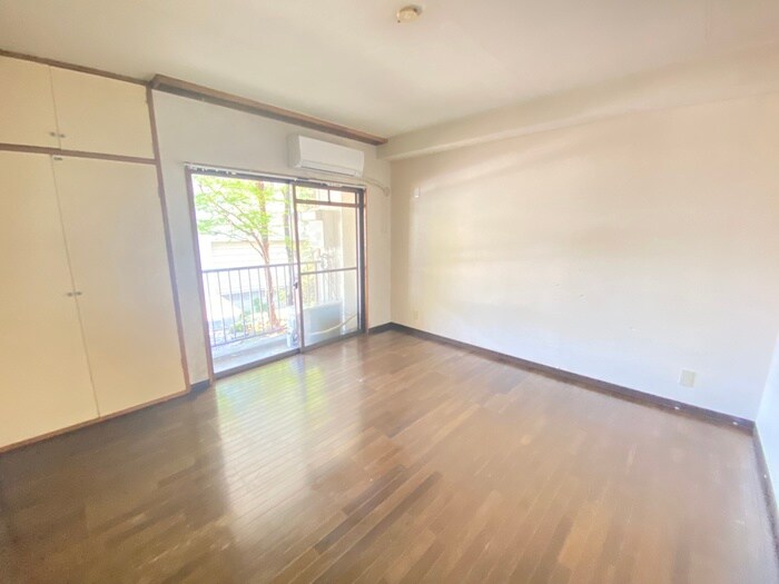 物件内観写真11　(居室)