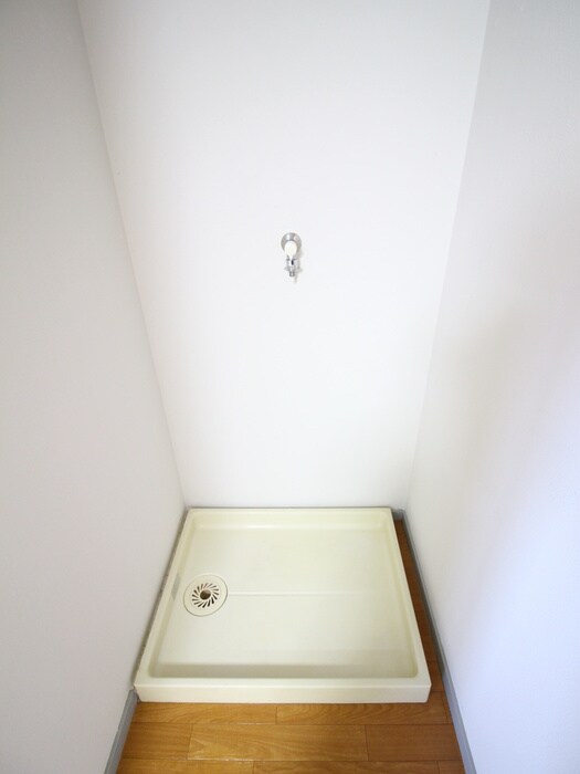 物件内観写真18　(洗濯機置場)