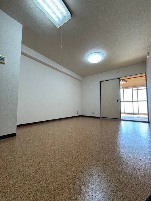 物件内観写真5　(居室)