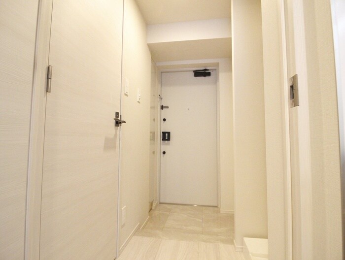 物件内観写真16　(玄関)