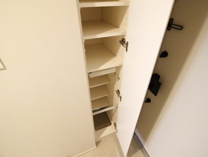 物件内観写真18　(靴箱)