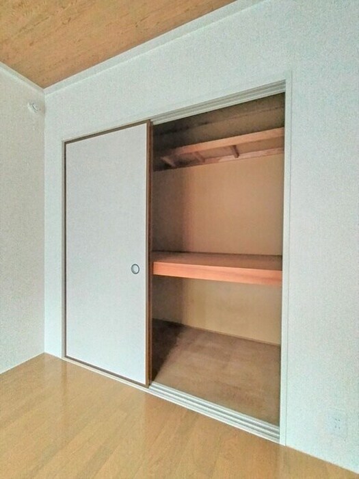 物件内観写真10　(収納)