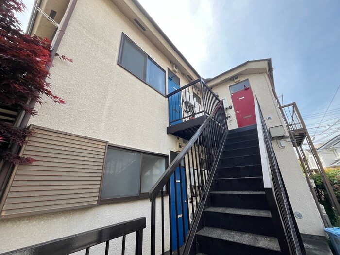 物件外観写真2　(エントランス部分)