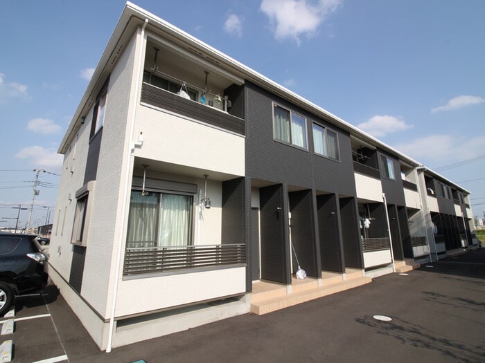 物件外観写真6　(駐車場)