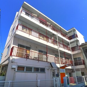 ﾍﾞﾘ-ｽﾞﾌﾗｯﾄ外観写真