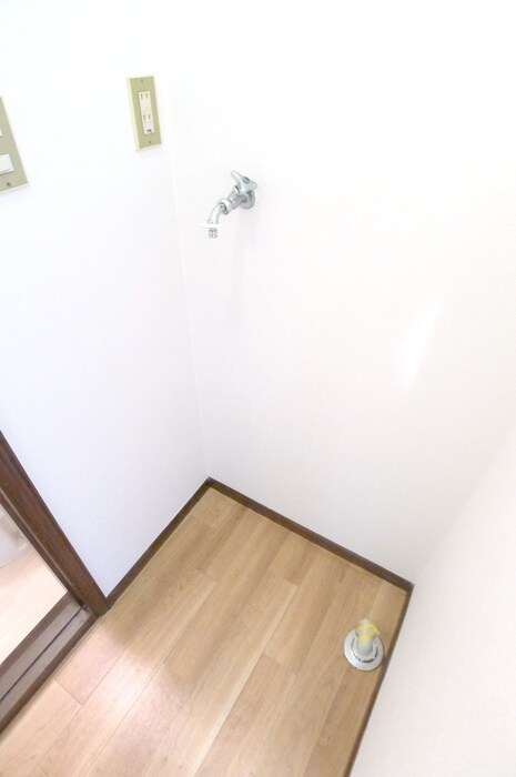 物件内観写真15　(洗濯機置場)