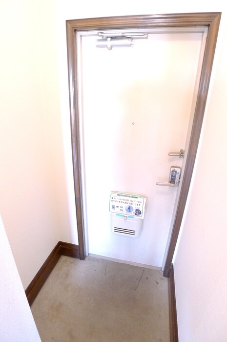 物件内観写真17　(玄関)