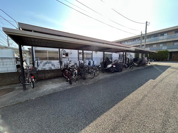 物件外観写真4　(駐輪場)