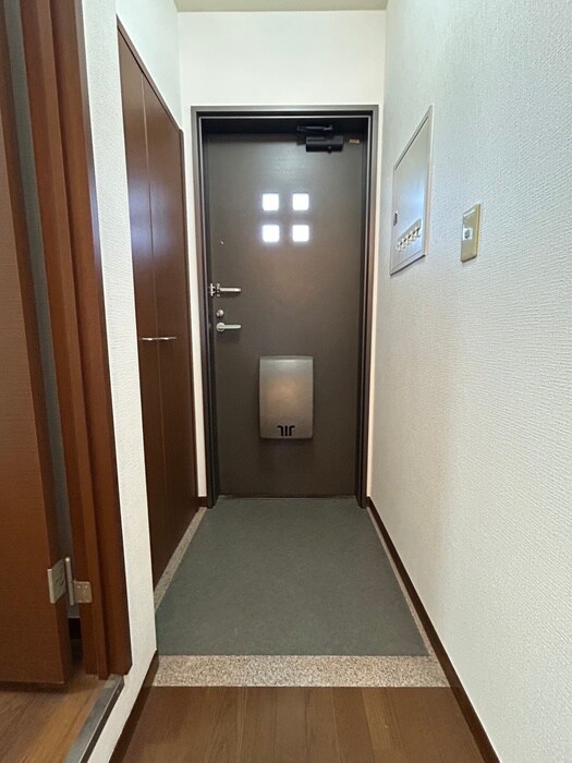 物件内観写真19　(玄関)