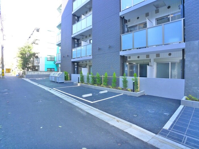 物件外観写真4　(駐車場)