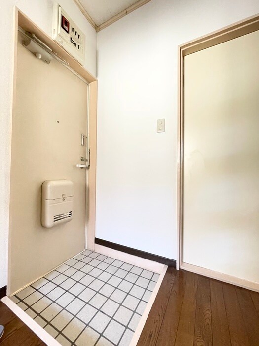 物件内観写真14　(玄関)