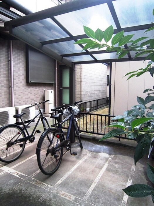 物件外観写真6　(駐輪場)