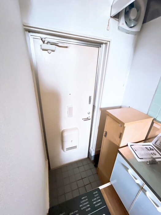 物件内観写真6　(玄関)